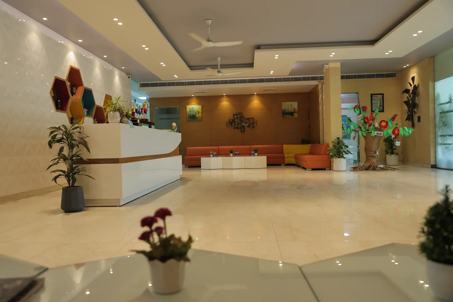 The reception desk and the lobby